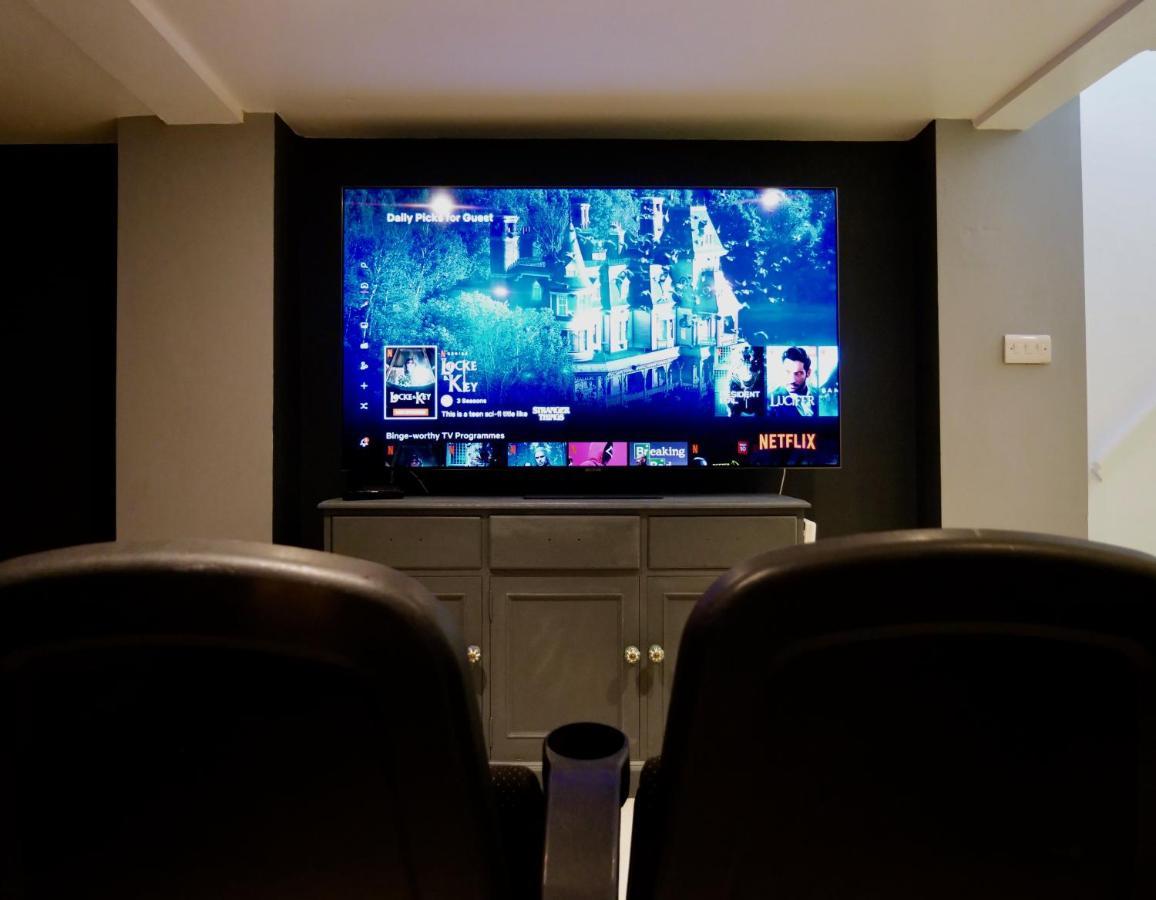 Luxury 3 Bathroom Cinema And Sauna Seaford Extérieur photo